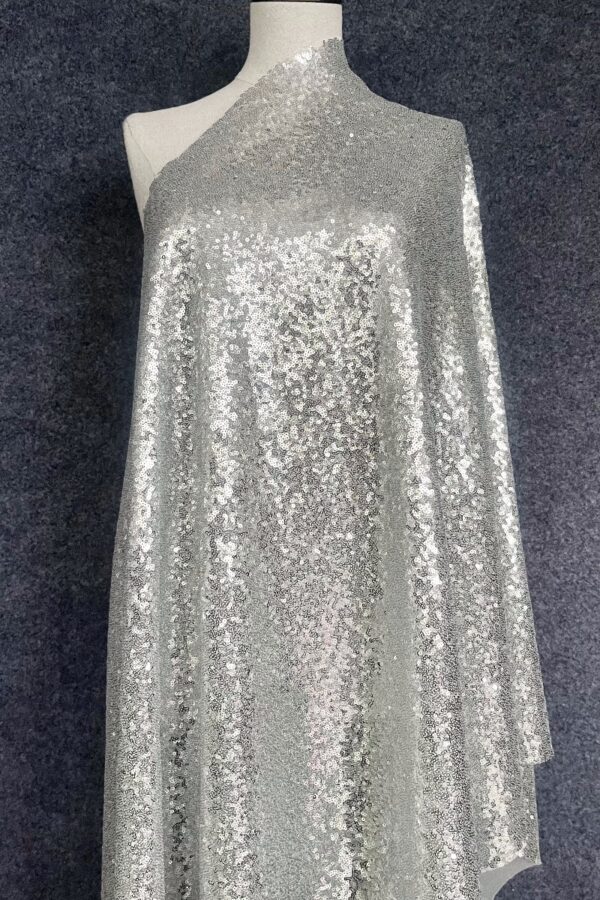 3mm sequined fabric Random sequined fabric Wedding costumes Sequined fabric Tablecloth New spring and summer styles