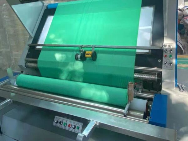 Fully Automatic Fabric Rolling Machine